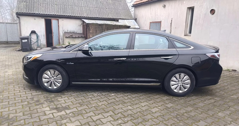 Hyundai Sonata cena 64900 przebieg: 136000, rok produkcji 2017 z Gostyń małe 379